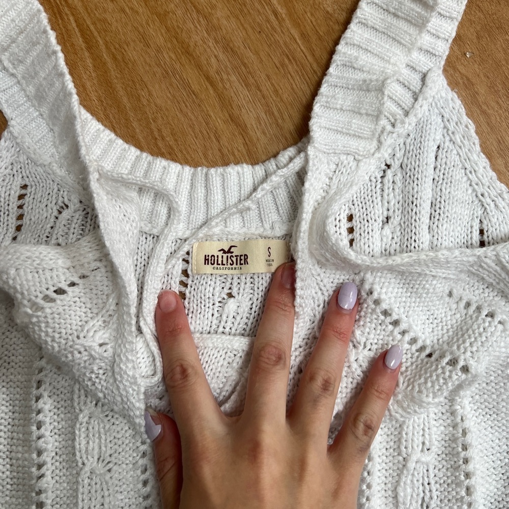 Cropped Sweater - Picture 4 of 5